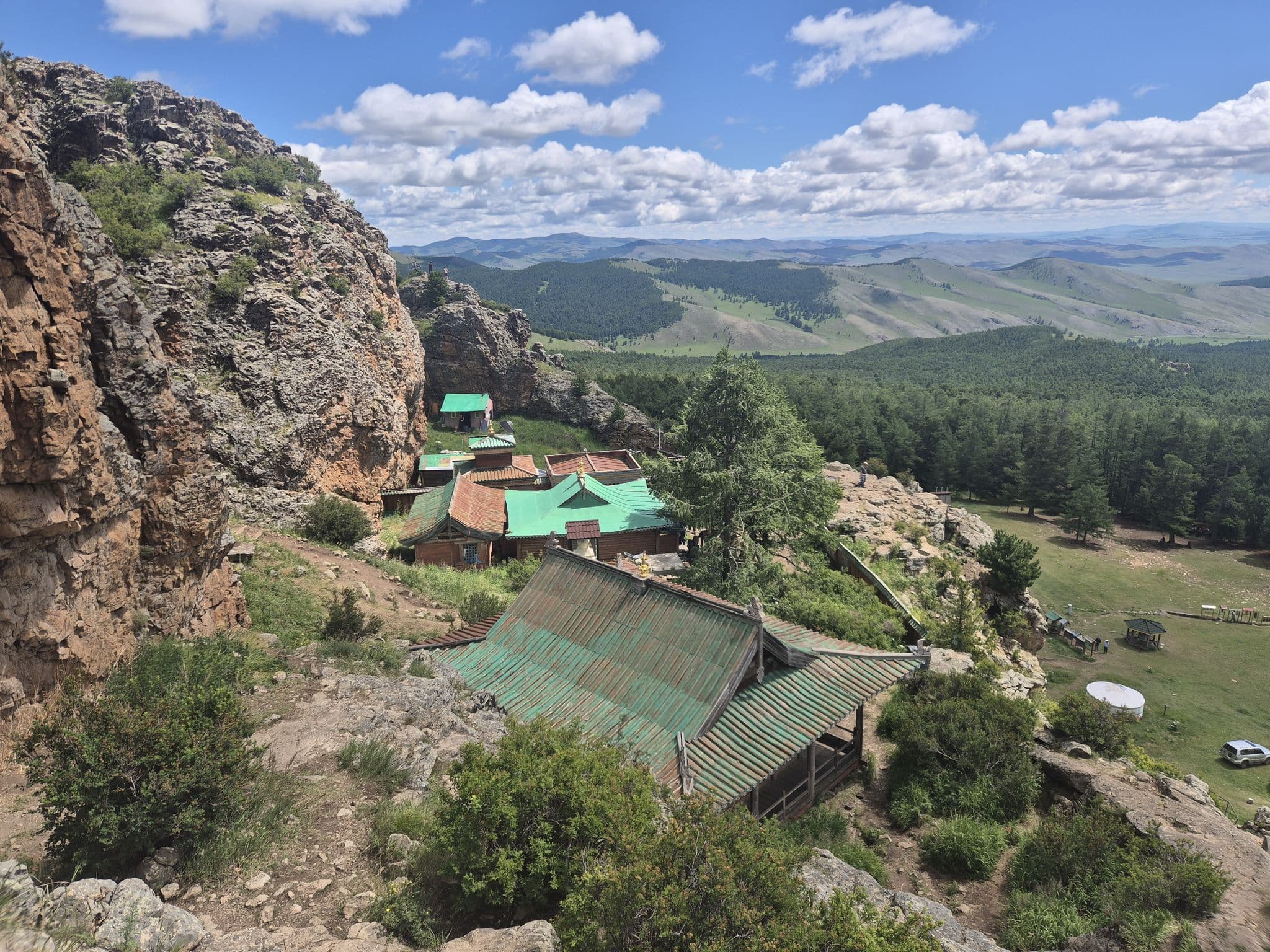 Tovkhon Khiid monastery