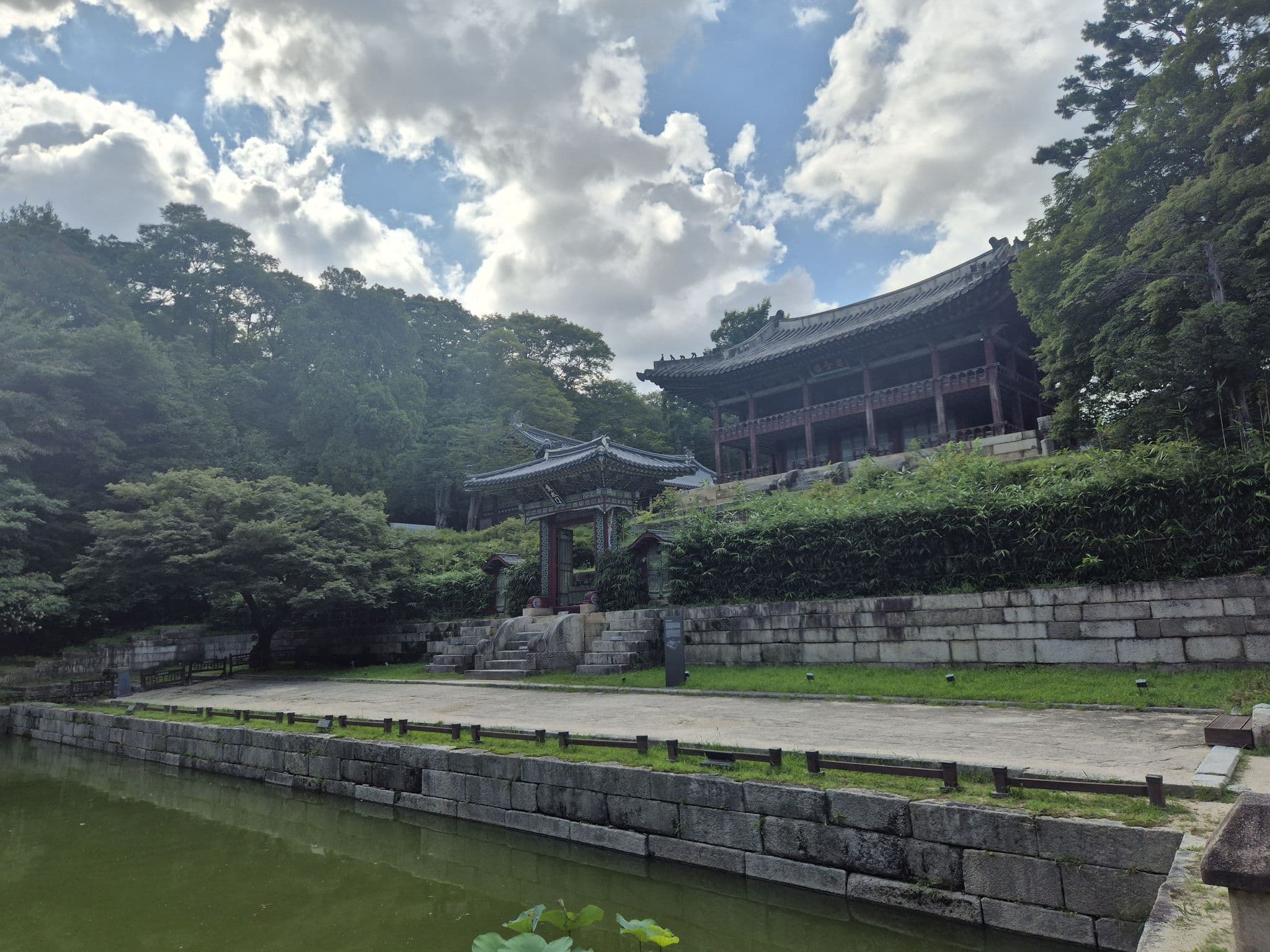 Juhamnu Pavilion, Secret Garden